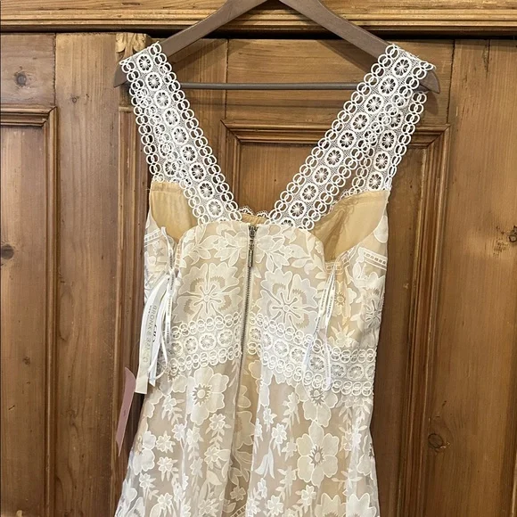 Bronx & Banco Lace Midi Dress